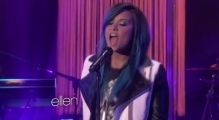 Demi Lovato Performs 'Neon Lights'