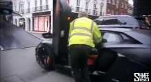 Wrecked Lamborghini Aventador in London - Loaded onto Truck