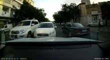 В Баку водители продолжают бороться против нарушителей ПДД