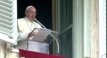 VIDEO: Pope Francis drops the F-bomb in front of thousands in weekly Vatican address